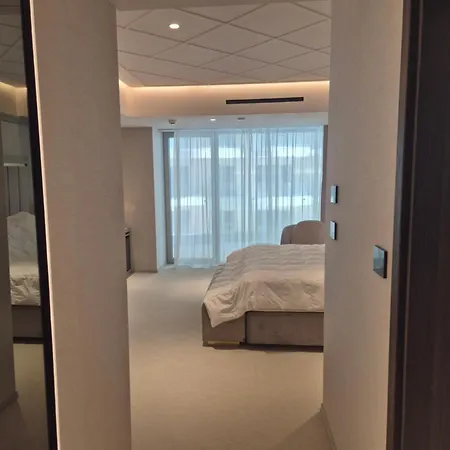 Complex 5 Stele * Mamaia
